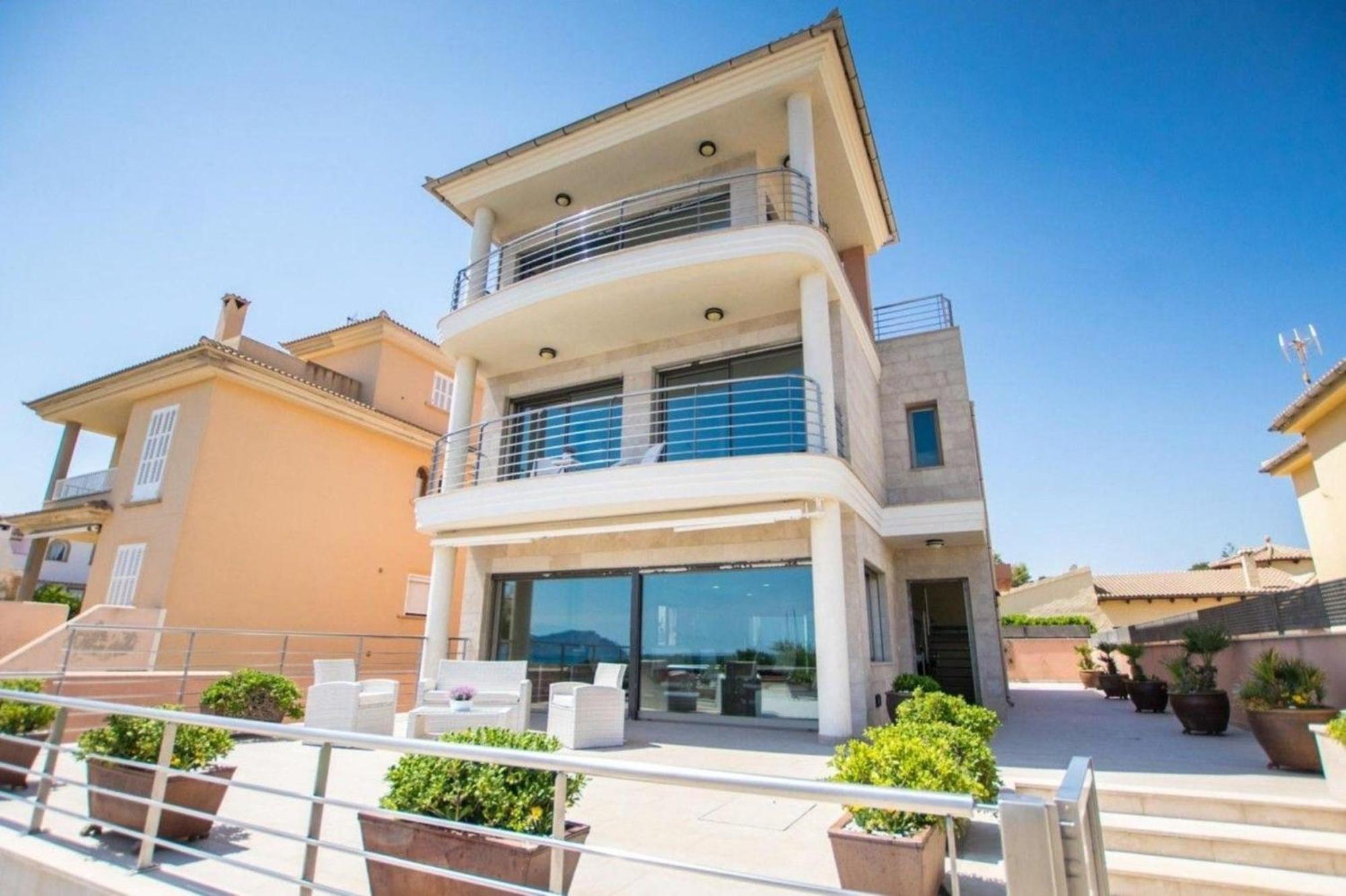Luxus-villa Direkt Am Mit Hallenbad Son Serra de Marina